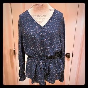 Green floral buttoned blouse